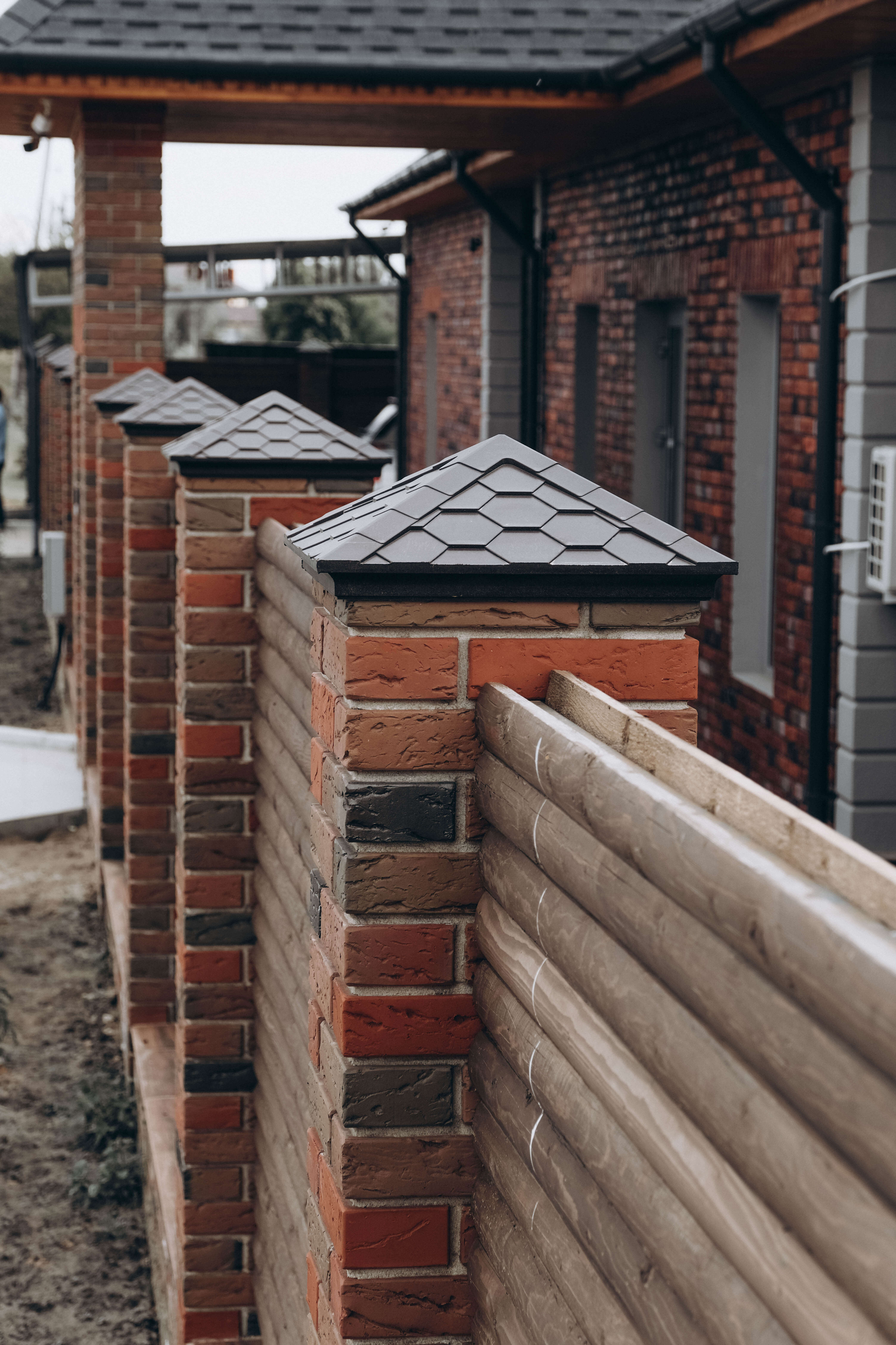 Колпак Zking Эверест Коричневый на столб 1.5х1.5 кирпича (390х390мм) в Ярославле фото